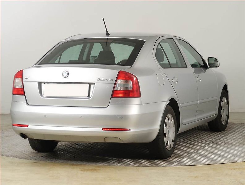 Škoda Octavia (2012) 1.6 TDI, nová STK, v provozu - fotka 5 z 17