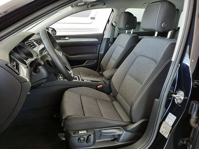 Volkswagen Passat Variant (2023) 2.0 TDI (110kW/150k) DSG, Busi - fotka 7 z 26