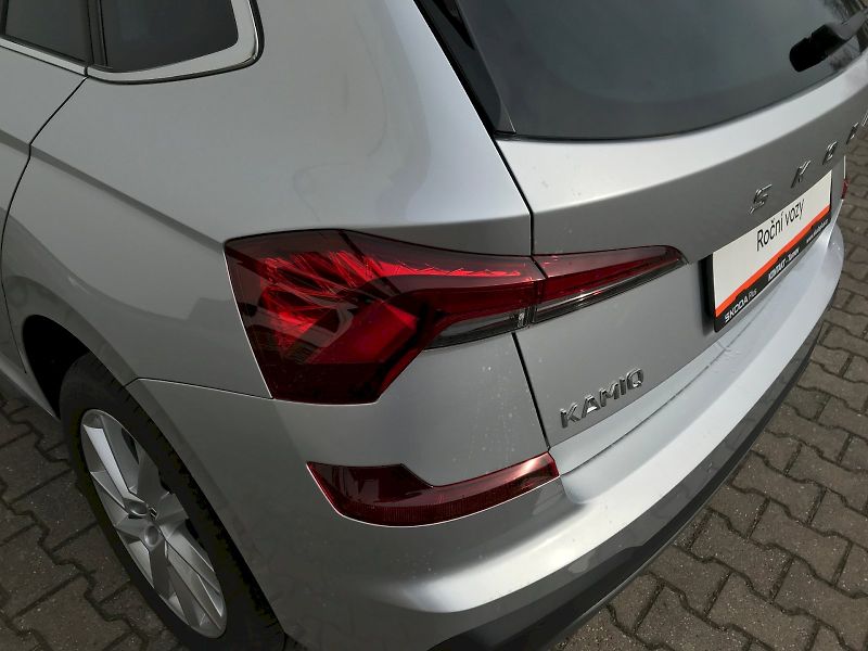 Škoda Kamiq (2024) Top Selection 1,0 TSI - fotka 23 z 26