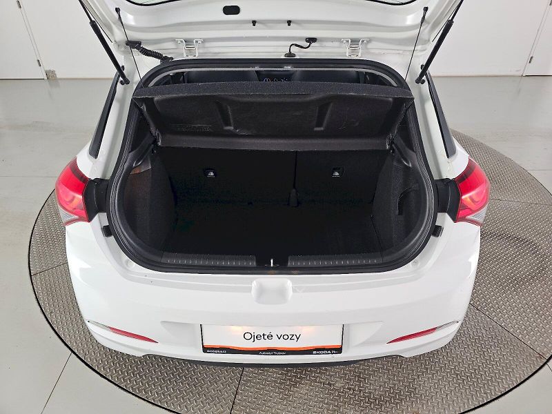 Hyundai i20 (2015) 1.2I 55kW - fotka 20 z 20