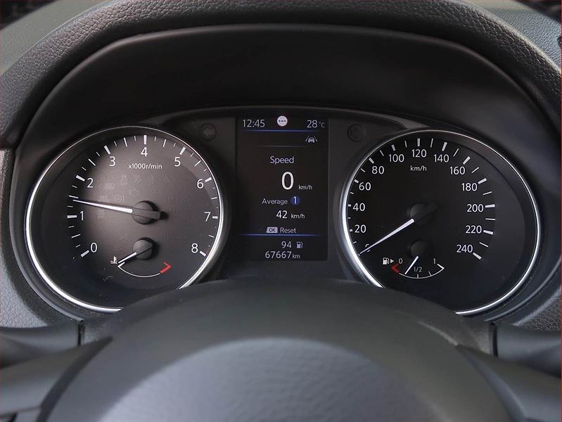 Nissan Qashqai (2019) 1.3 DIG-T, Serv.kniha - fotka 11 z 18