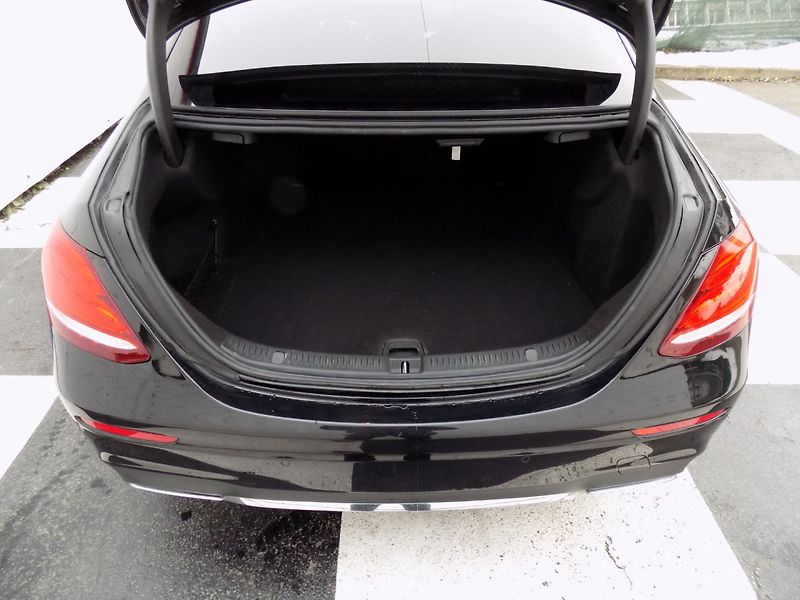 Mercedes-Benz Třídy E (2018) 350d/AMG Line/4-Matic/LED/ - fotka 8 z 45