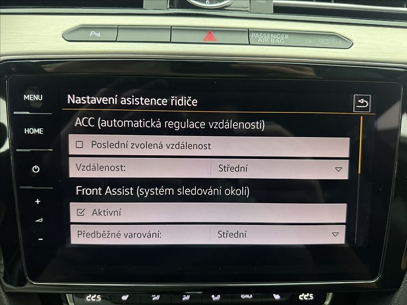 Volkswagen Passat 2,0 R-LINE DSG 4X4 VC DCC PANO - fotka 18 z 41