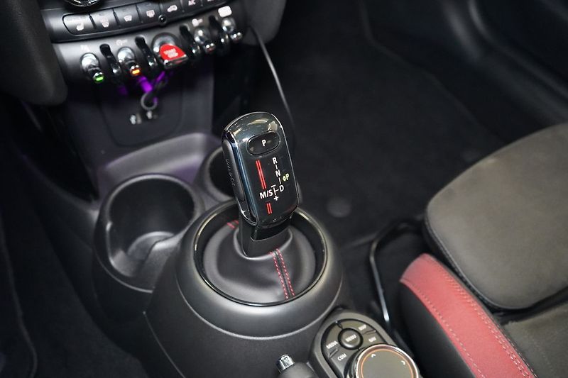 Mini Cooper JCW Cabrio, ACC, H/K, HUD - fotka 37 z 43
