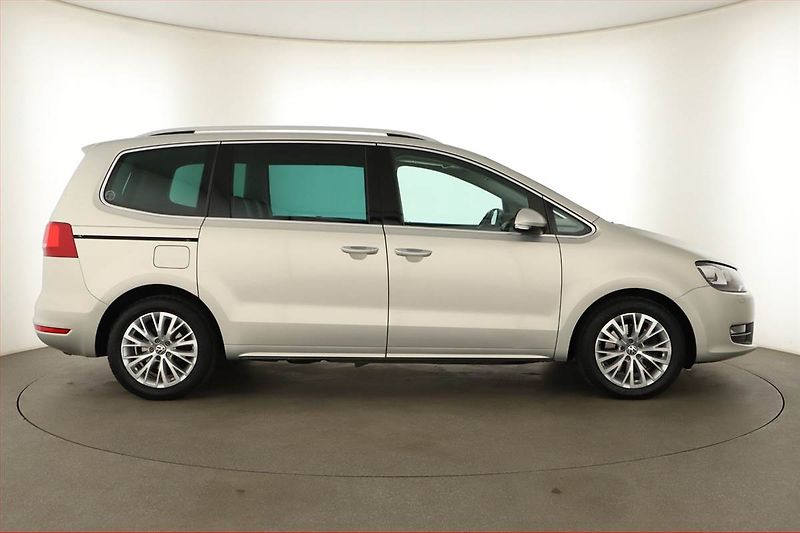 Volkswagen Sharan (2011) 2.0 TSI, Automat, Kůže, Navi - fotka 6 z 21