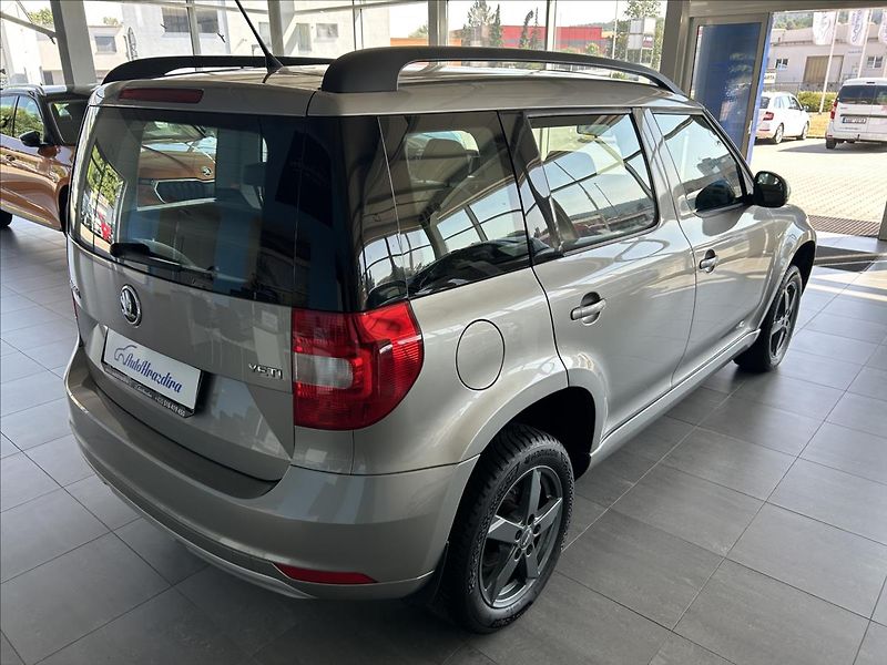 Škoda Yeti 1,2   TSI 81kW,SERVISKA - fotka 6 z 21