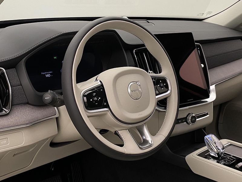 Volvo XC90 (2026) B5 AWD AUT BRIGHT PLUS 7míst - fotka 4 z 71