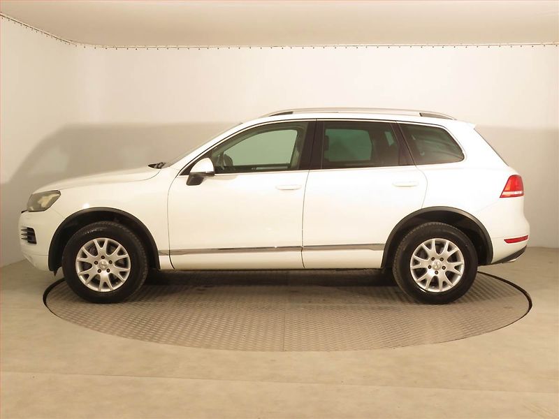 Volkswagen Touareg (2012) 3.0 TDI, 4X4, Automat - fotka 3 z 16