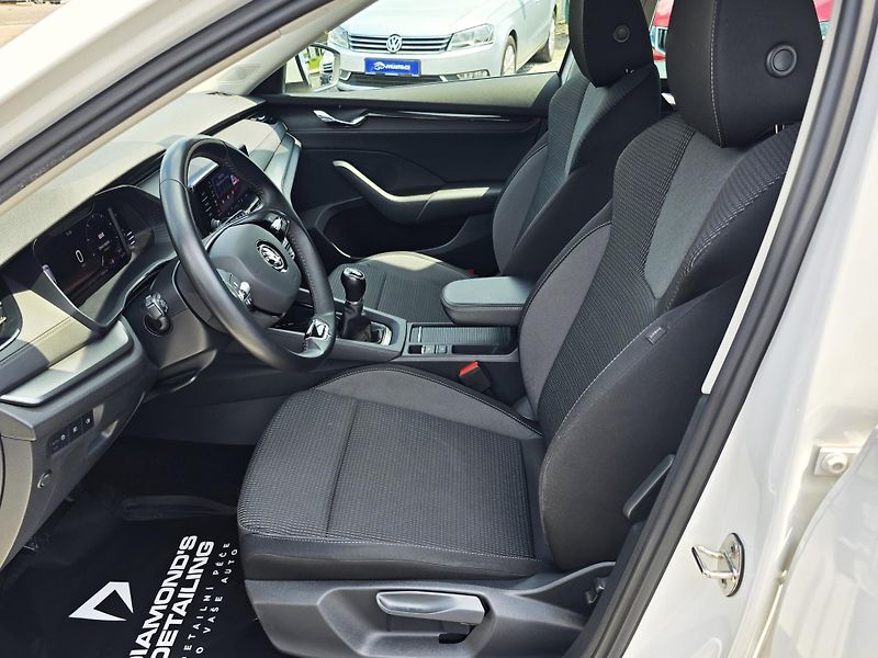 Škoda Octavia 2.0 TDI AMBITION PLUS 1.MAJ ČR - fotka 9 z 37