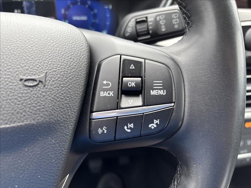 Ford Kuga 1,5 EcoBoost 110kW Titanium - fotka 25 z 39