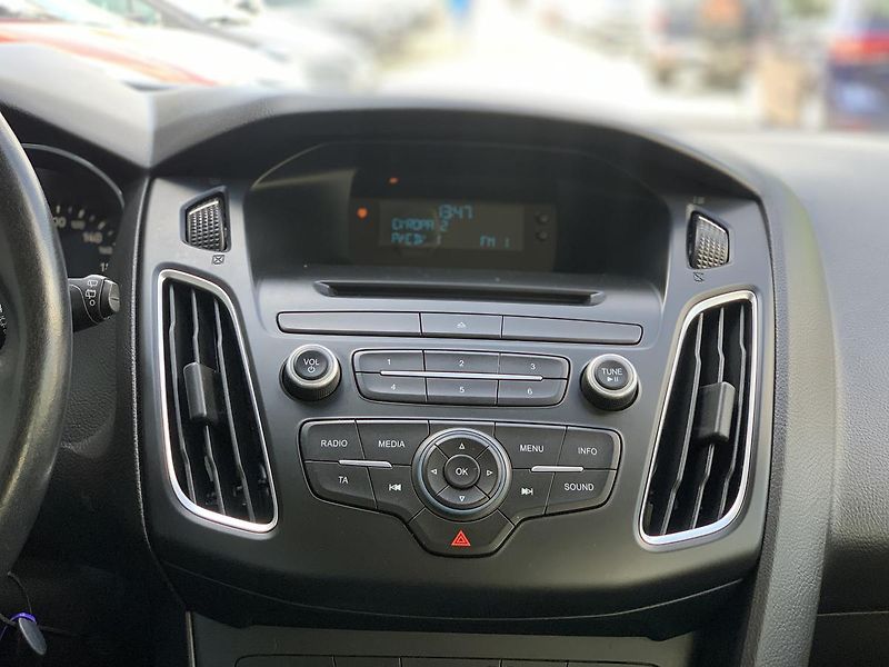 Ford Focus 1.6i PŮVOD ČR odp.DPH ZADÁNO - fotka 18 z 36