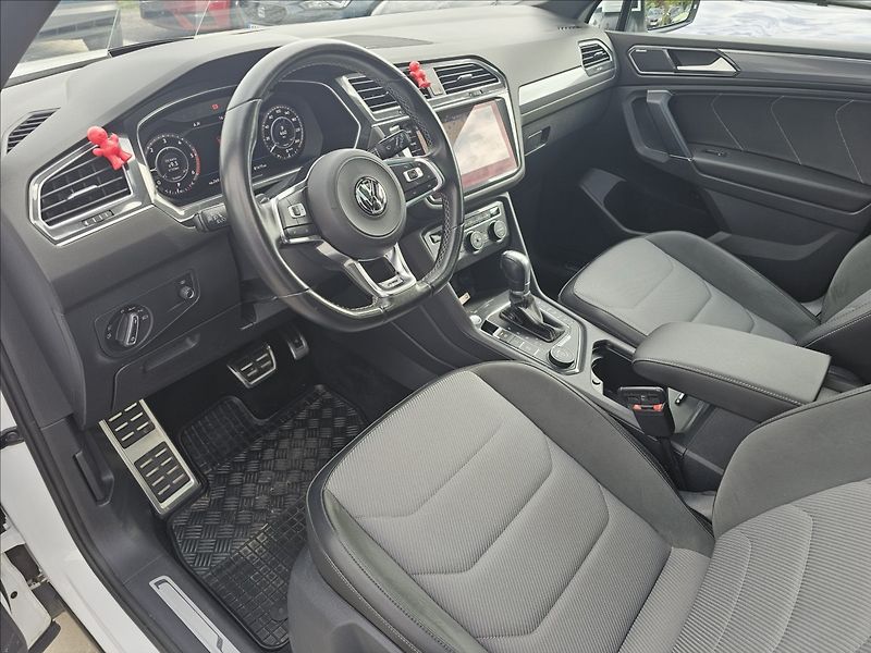 Volkswagen Tiguan Allspace 2,0TDi176KW R-Line Webasto - fotka 12 z 51
