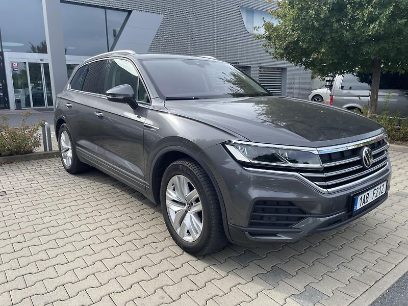 Volkswagen Touareg (2023) vyborny stav - fotka 3 z 5