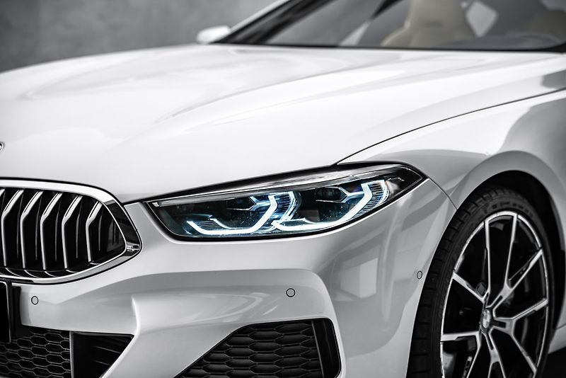 BMW Řada 8 840d x Drive M sport - fotka 9 z 23
