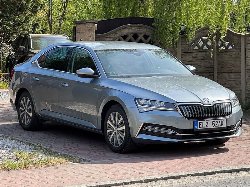 Škoda Superb (2021) 1.4 PHEV 160kW 1.MAJIT. ČR DPH - fotka 3 z 23