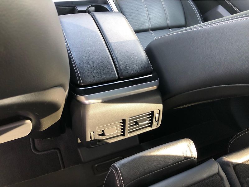 Land Rover Range Rover Velar D 300 SE - fotka 21 z 26