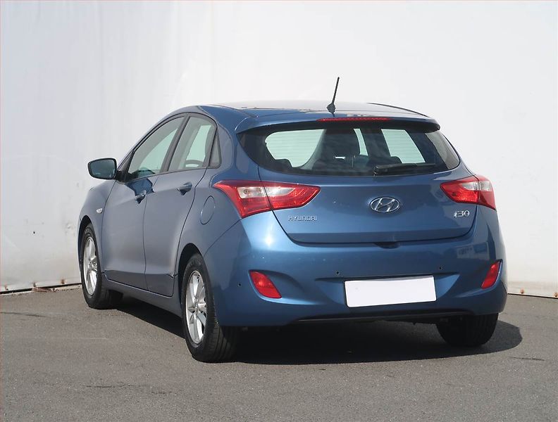 Hyundai i30 (2015) 1.6 MPI, Serv.kniha, Tempomat - fotka 4 z 17