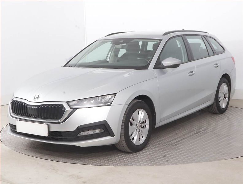 Škoda Octavia (2023) Ambition 2.0 TDI, ČR,1.maj - fotka 2 z 15