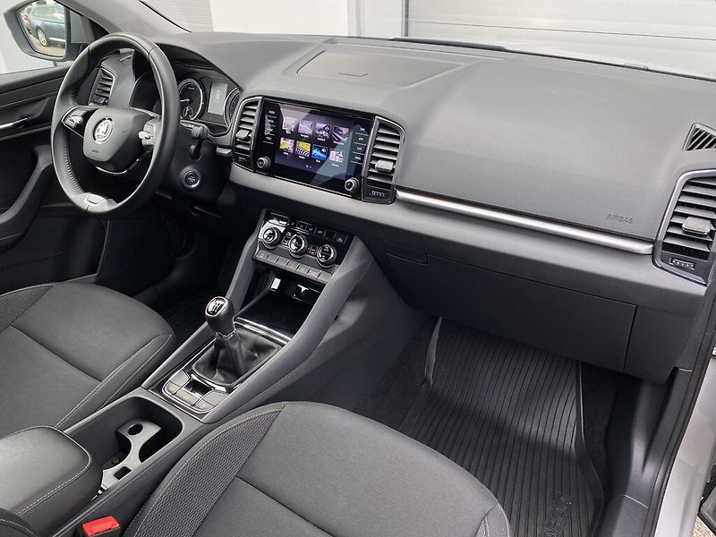 Škoda Karoq 1,0 TSI 81 kW Ambition - fotka 23 z 26