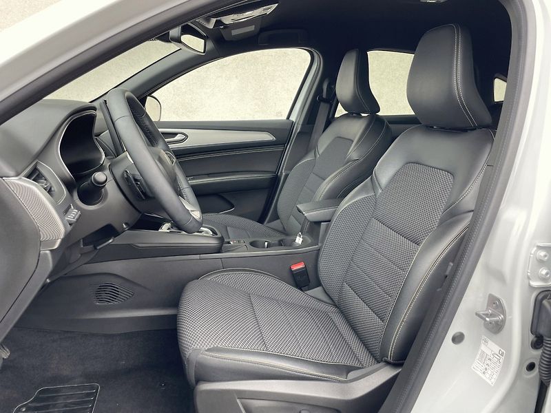 Renault Arkana (2025) TECHNO 1,3TCe 140k EDC - fotka 16 z 23