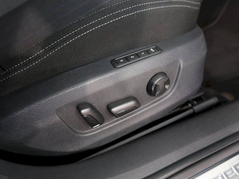 Škoda Superb (2019) STYLE 2.0TDI 140KW 4x4 DSG LED - fotka 15 z 47