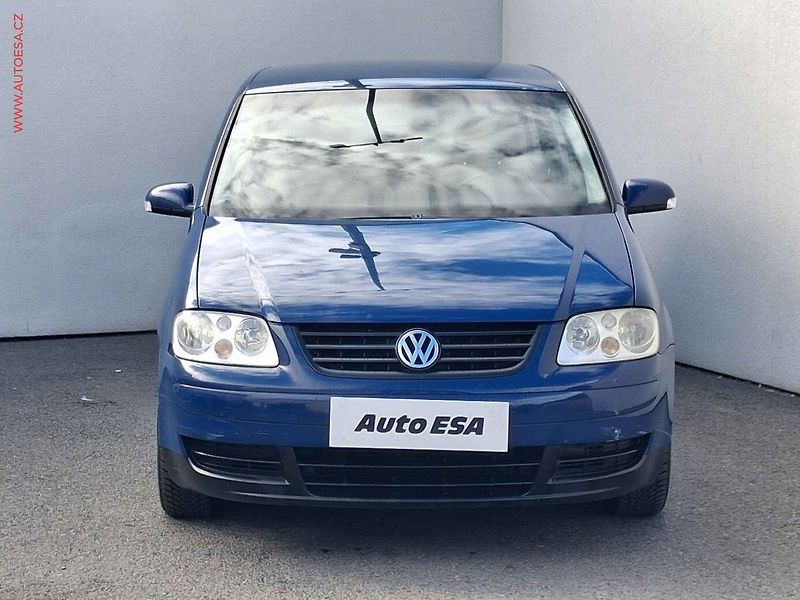 Volkswagen Touran (2005) 1.9 TDi, 2.maj,ČR, Klima - fotka 2 z 14