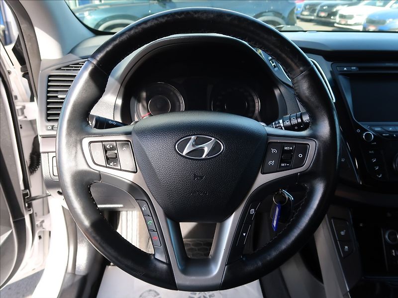 Hyundai i40 1,7 CRDi,104kW,1majČR,automat - fotka 17 z 25