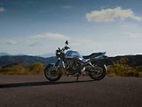 Designovým vzorem je model CB750F z roku 1979, závodní stroj Freddieho Spencera.