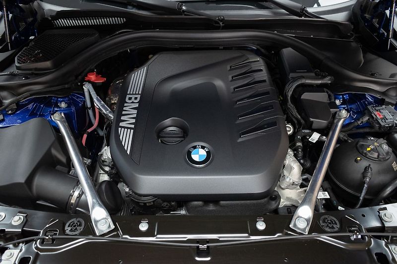 BMW Řada 5 540d xD ///M*ZÁRUKA*TAŽNÉ*ČR 1 - fotka 44 z 51