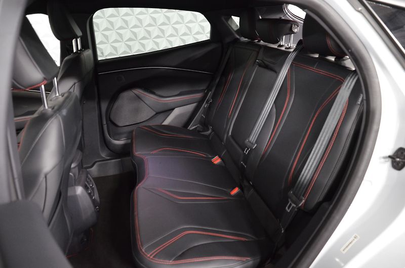 Ford Mustang Mach-E (2024) 98,7kWh PrD Prem AWD AT - fotka 18 z 21