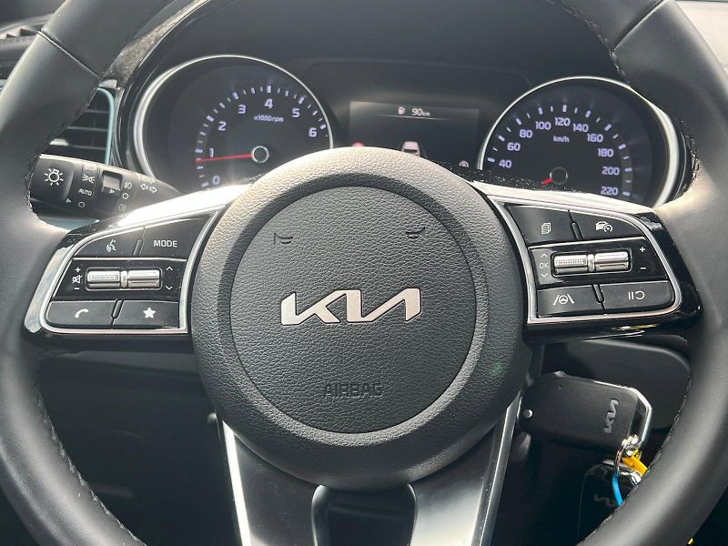 Kia Ceed (2025) Edice 30 1.5 T- GDI 103 kW 6°m - fotka 26 z 32