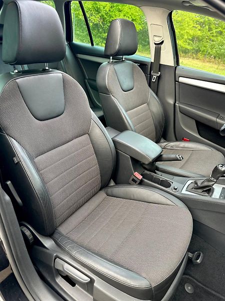 Škoda Octavia (2014) 3 COMBI 1.6 TDI DSG 165TKM - fotka 14 z 26