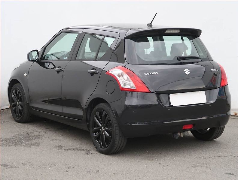 Suzuki Swift (2017) 1.2, Serv.kniha, Tempomat - fotka 4 z 17