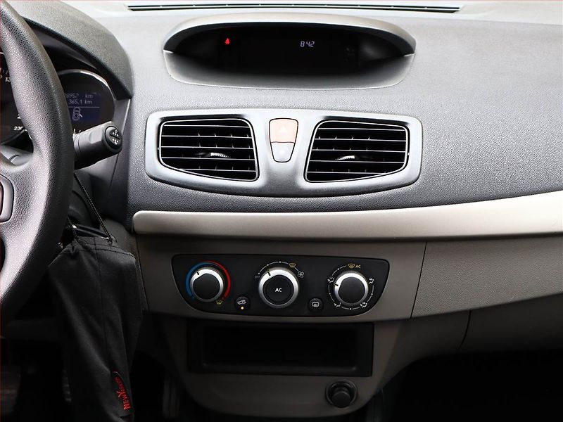 Renault Mégane (2011) 1.6 16V, Serv.kniha, Tempomat - fotka 10 z 14