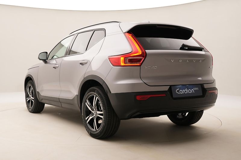 Volvo XC40 (2026) B4 AUT DARK PLUS - fotka 10 z 54