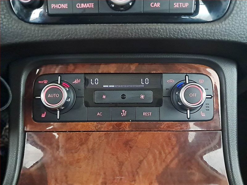 Volkswagen Touareg (2010) 3.0 TDI, 4X4, Automat, Navi - fotka 20 z 25
