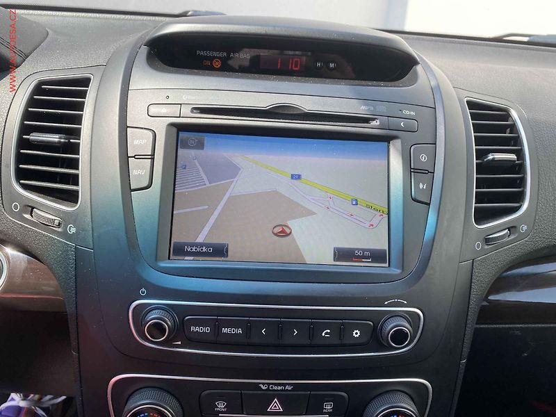 Kia Sorento (2014) 2.2 CRDi AWD, ČR, Premium, AT - fotka 17 z 19