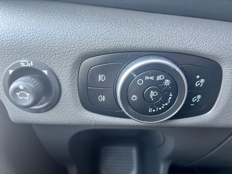 Ford Transit 2.0TDCi 6MÍST AUTOMAT TEMPOMAT - fotka 13 z 33