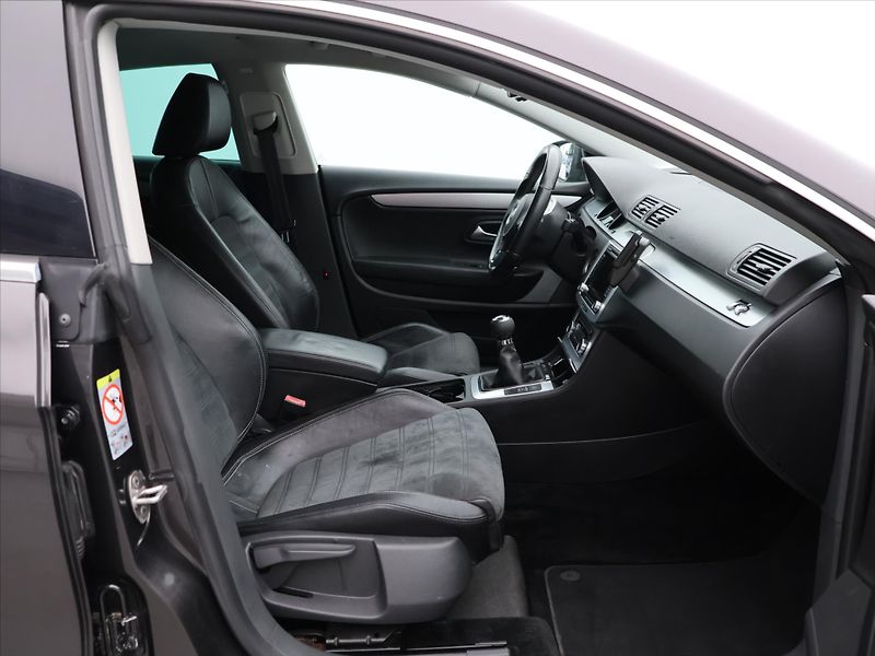 Volkswagen Passat CC 2,0 TSI Sport 147kW M6F - fotka 11 z 26