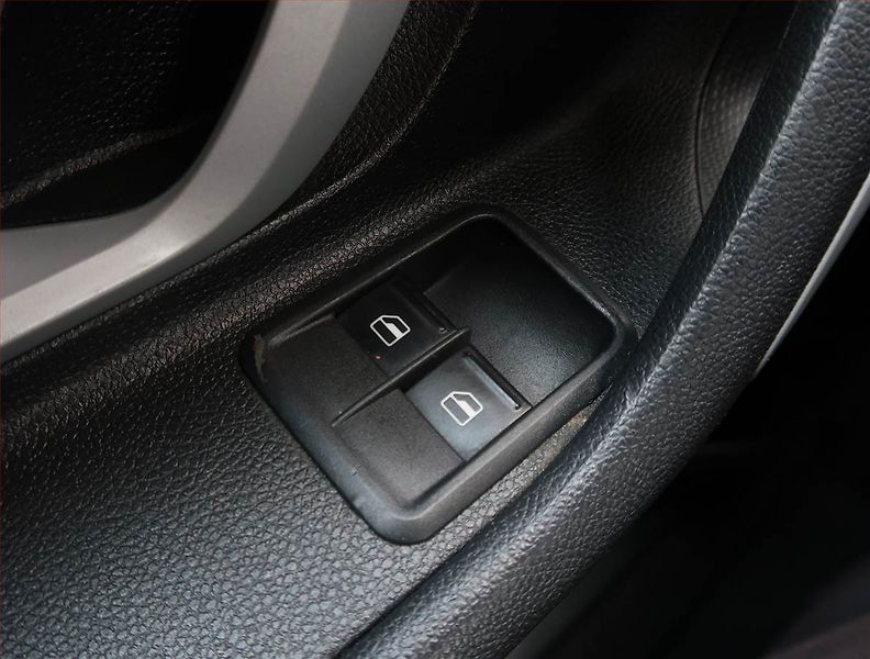 Škoda Roomster (2007) 1.4 16V, po STK, jezdí skvěle - fotka 15 z 15