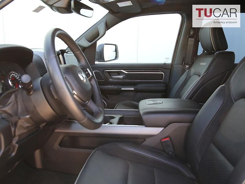 RAM 1500 (2025) Laramie 5.7 V8 HEMI  - fotka 17 z 47