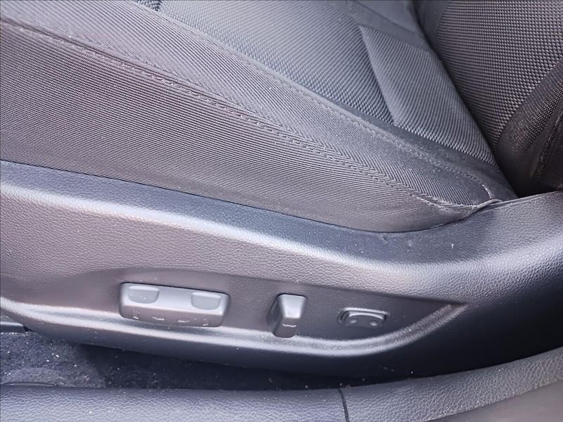 Hyundai i40 1,6 CRDI KOMBI AUTOMAT, ČR - fotka 17 z 23