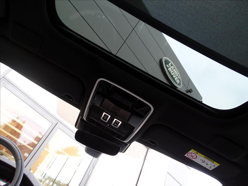 Land Rover Range Rover Velar (2026) 2,0 D200 DYNAMIC SE AWD - fotka 10 z 19