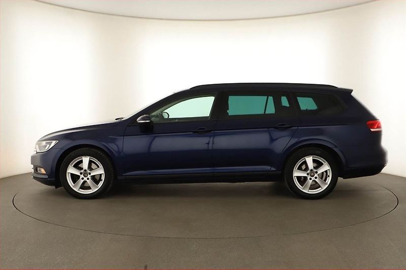 Volkswagen Passat (2018) 1.6 TDI, Tempomat - fotka 3 z 14