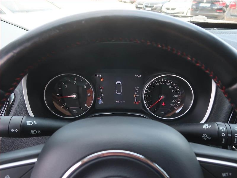 Jeep Compass (2019) 2.0 MultiJet, 4X4, Serv.kniha - fotka 11 z 18