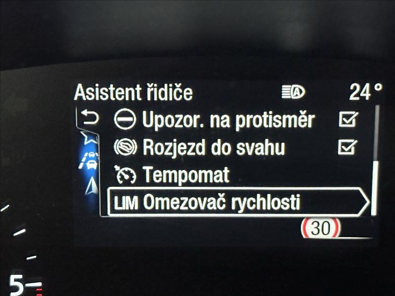Ford Focus 1,5 TDCi88kW Led,ACC,Kamer,Výh - fotka 26 z 44
