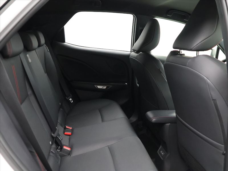Lexus LBX 1.5 HEV 67 kW Emotion CZ DPH - fotka 13 z 30