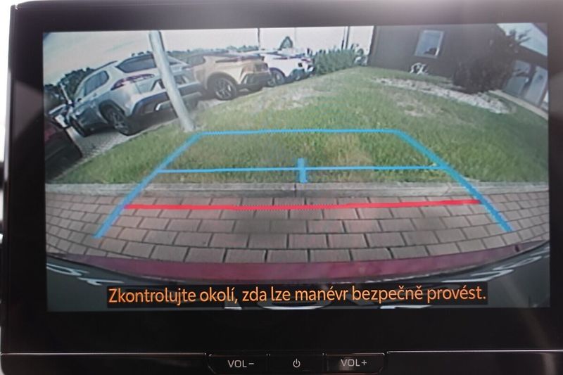 Toyota Corolla 2,0 HEV GR SPORT JBL - fotka 25 z 33