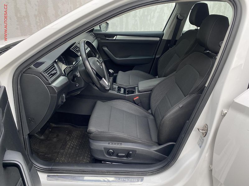 Škoda Superb (2017) 2.0TDi, ČR, SportLine - fotka 9 z 19