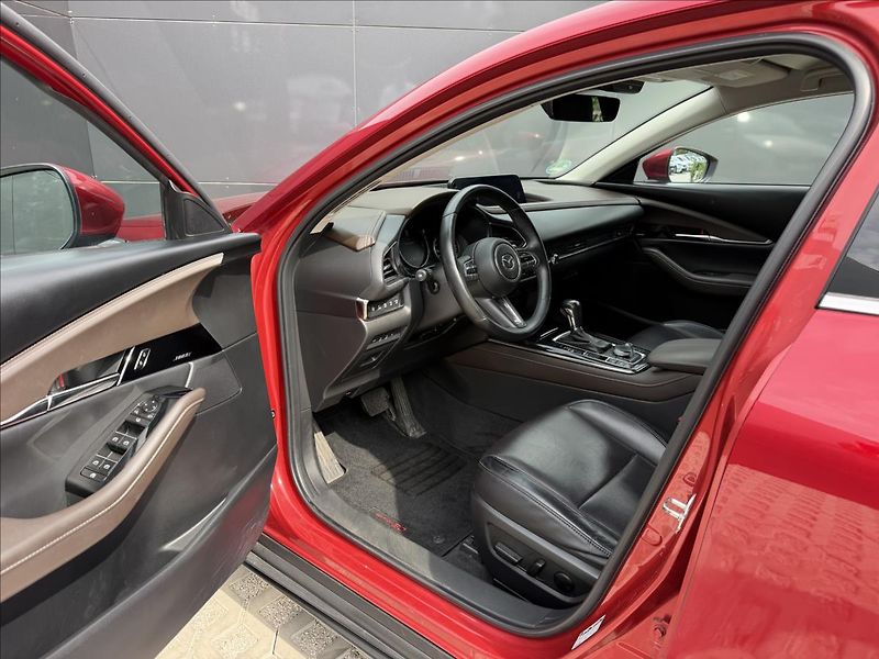 Mazda CX-30 2,0 Sky-X 132kW Selection AT - fotka 9 z 37